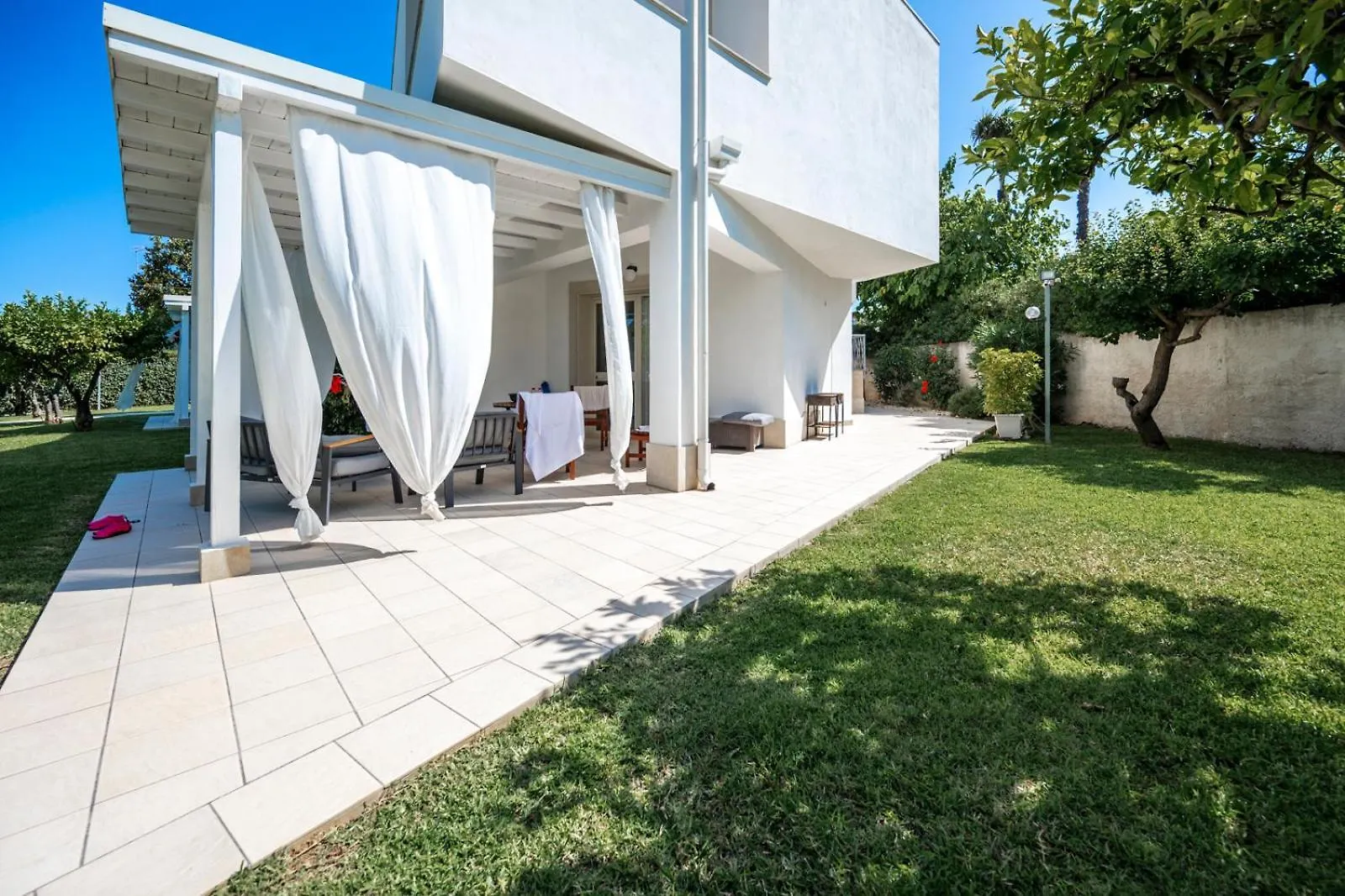 Villa Venera Fontane Bianche Charme Apartments